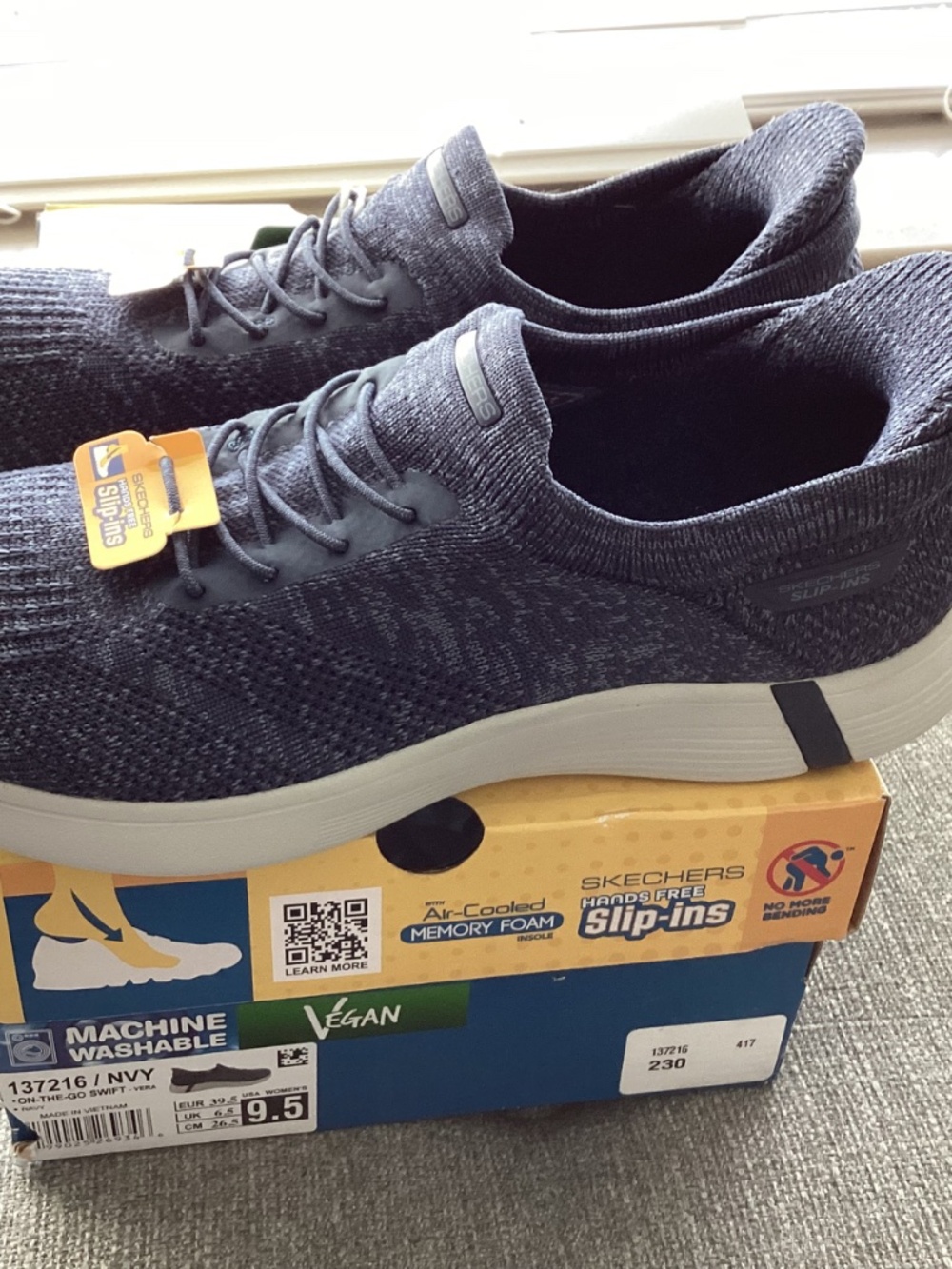 Skechers Women's Slip-Ins: On-the-GO Flex Swift - Vera Casual Sneakers, size 9.5 - Picture 10 of 11